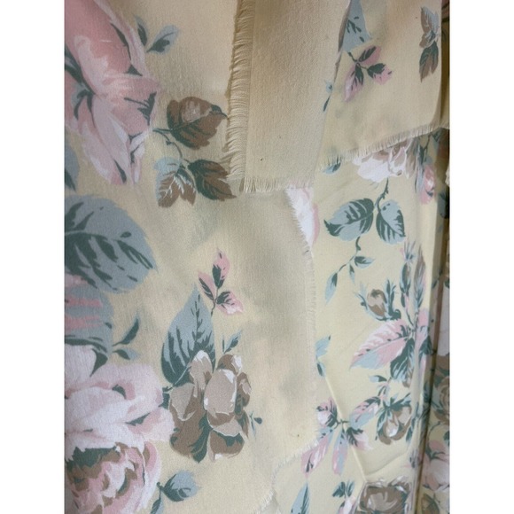 Large Vintage Made In Italy Scarf Wrap Super Soft Floral 44” x 44” - Picture 3 of 6